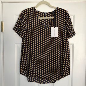41 Hawthorn Blouse Women’s Size M Flutter Sleeve V-Neck Navy, Gold and White NWT